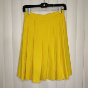 NWT 8 Essentials yellow pleated skirt size EU 38
